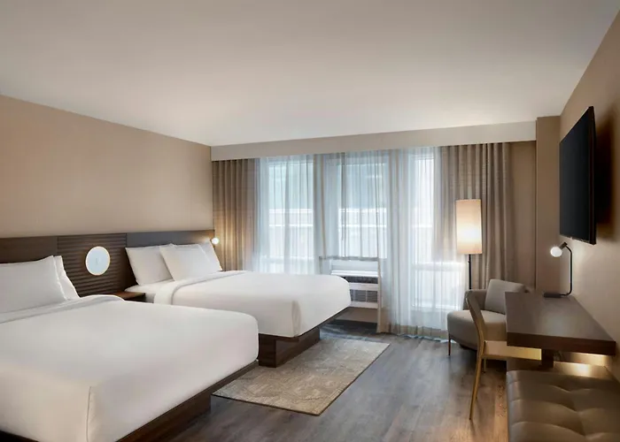 SpringHill Suites by Marriott Vieux-Montréal / Old Montreal