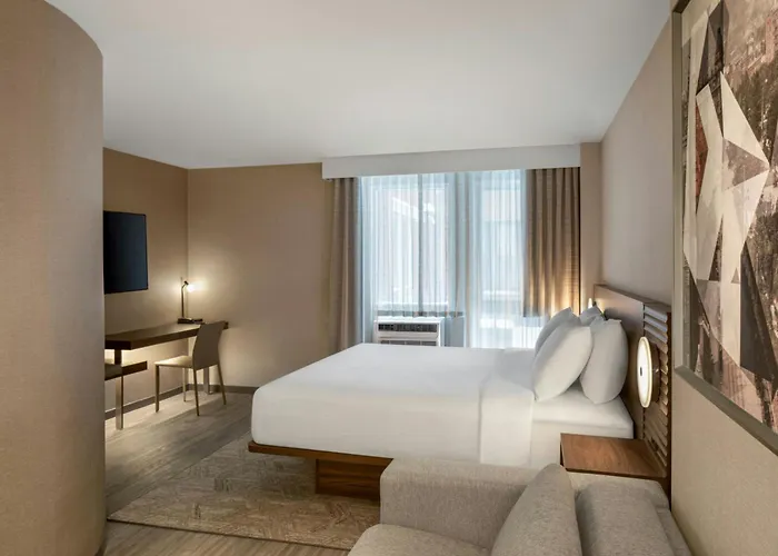 Ac Hotel By Marriott Old Montreal